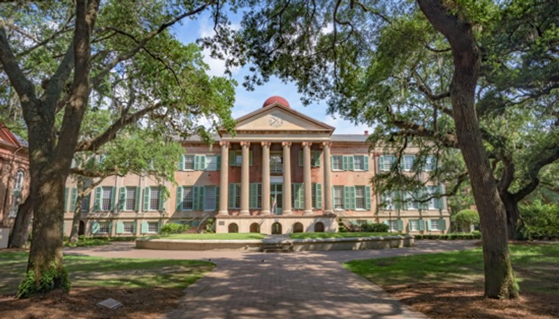 30 minutes to College of Charleston