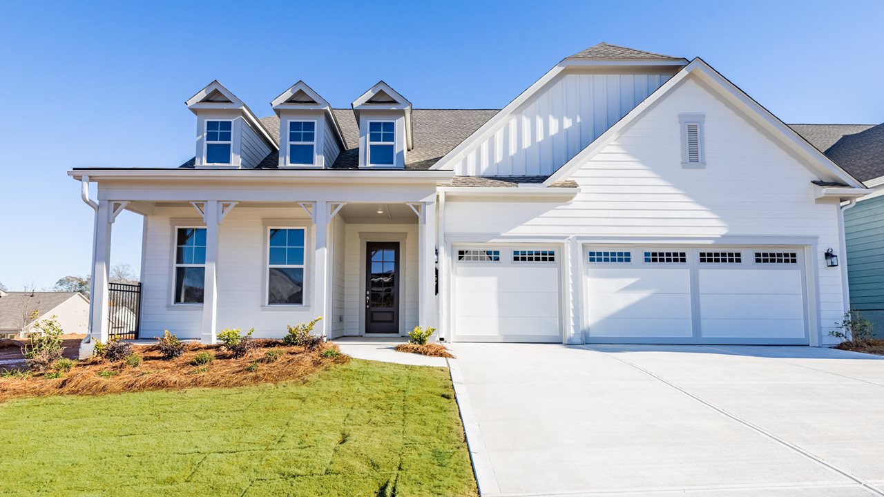 Paige Model | Front Exterior