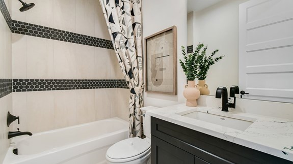 Madison Model | Bonus Room Bathroom