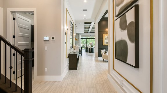 Madison Model | Foyer