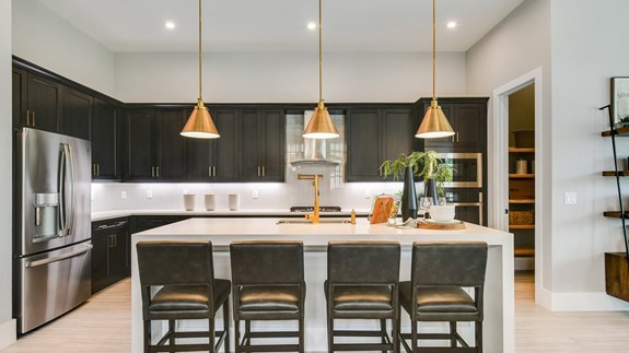 Madison Model | Island Kitchen 