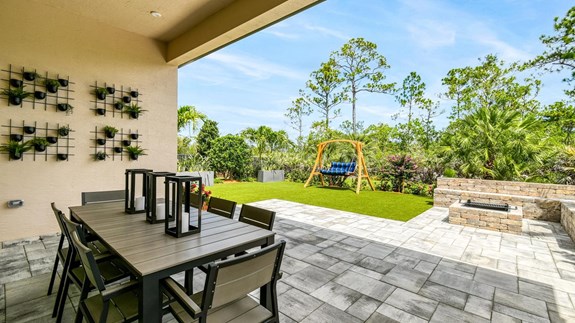 Madison Model | Lanai and Backyard
