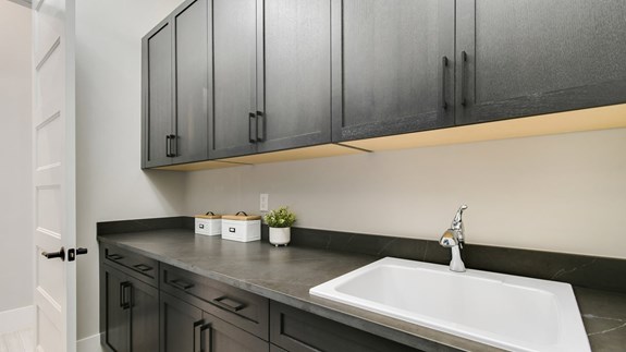 Madison Model | Laundry