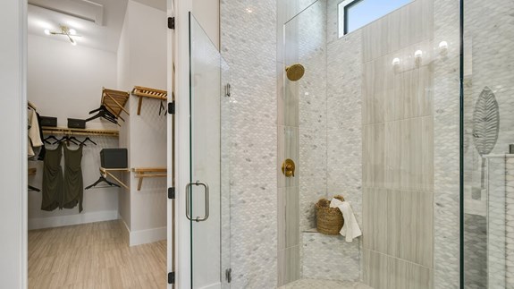 Madison Model | Owner's Bath