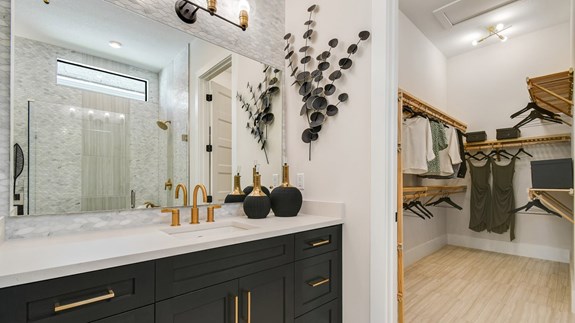 Madison Model | Owner's Bath