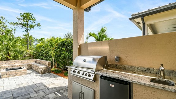 Madison Model | Summer Kitchen