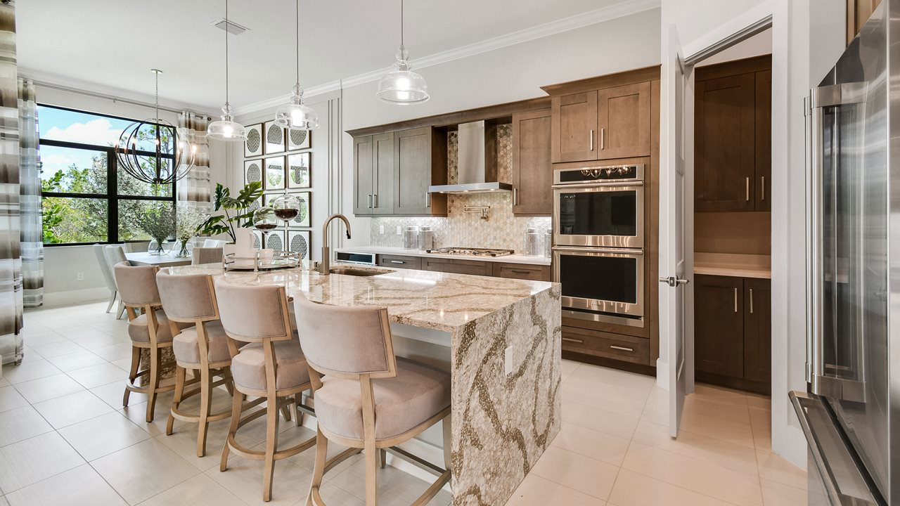Riley Model | Island Kitchen 