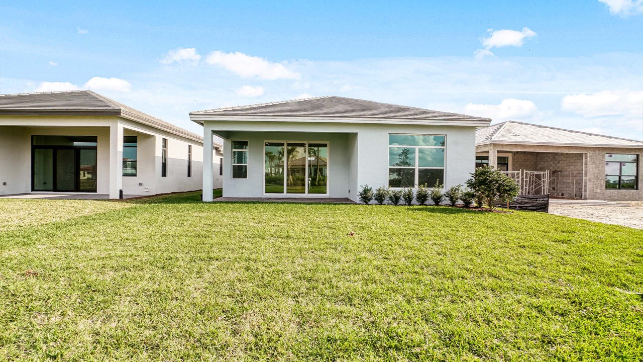 Madison Model | Rear Exterior